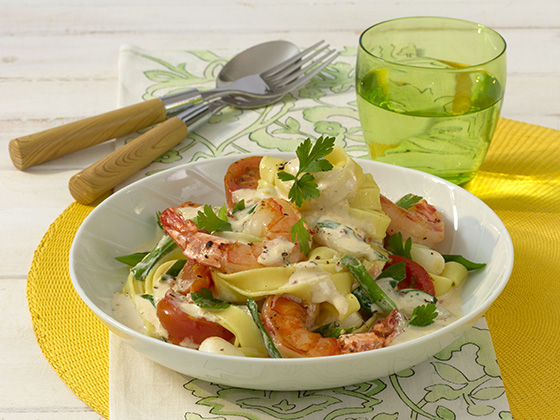 Pasta con salsa cremosa y camarón